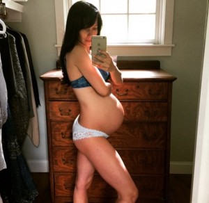 hilaria-baldwin-694684_w650